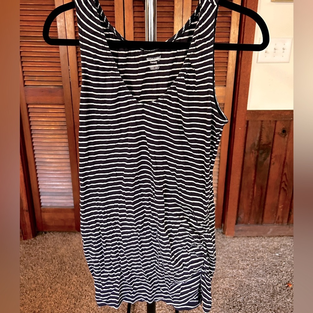 Motherhood maternity nursing top striped size large